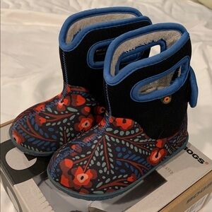 Bogs Kids Boots with Red Floral and Blue Trim
